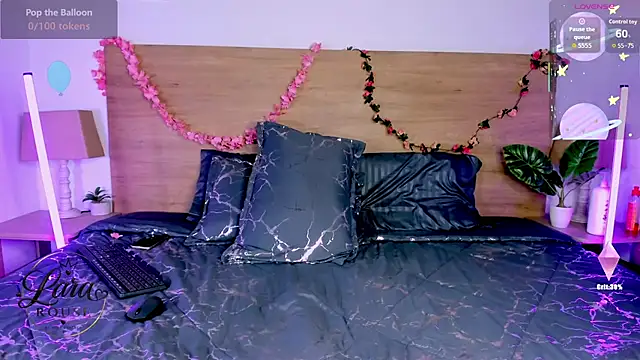 LaraRous' Webcam Show