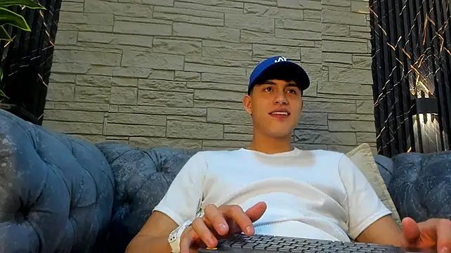 Lander_Cruz Webcam-Show