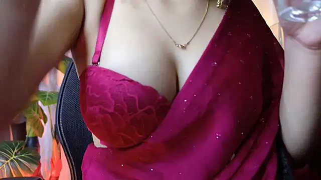 kiara_1122's Webcam Show