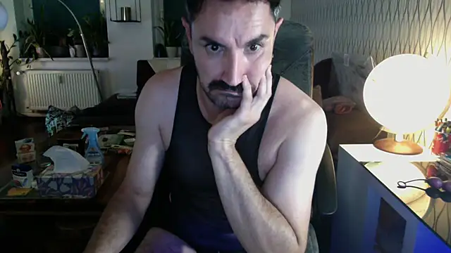 tomz0819's Webcam Show