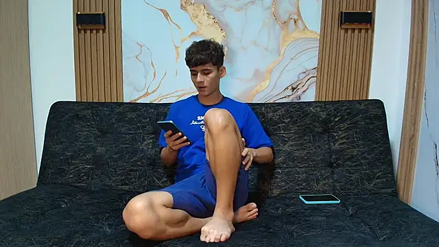 Show modela willy_sexxx18 na web-kameri