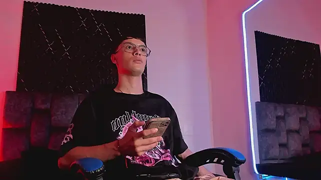 XXX chat uživo modela Alexxus_Smith