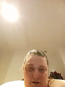HotHornyEmmaX's Live XXX Chat