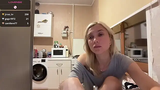 AngelJeni Chat XXX in diretta