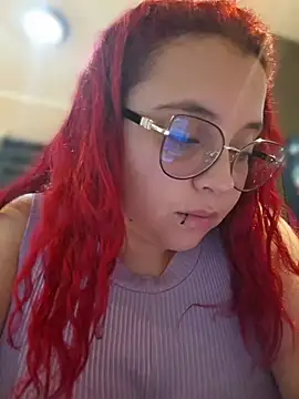 CURVY-HORNY's Live XXX Chat
