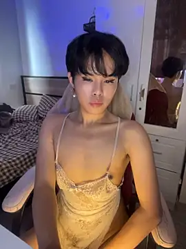Plaxxxtique 网络视讯表演