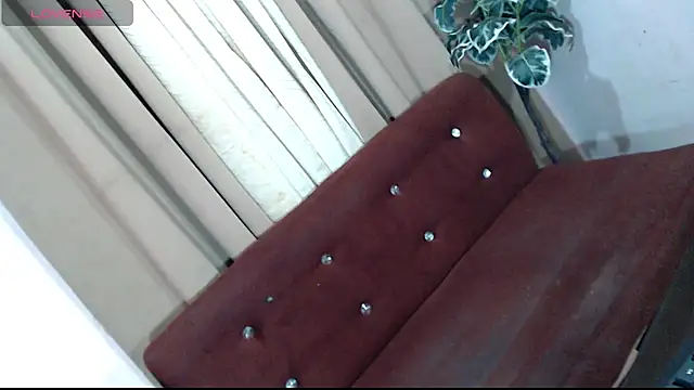 Show modela yourtransslut69 na web-kameri