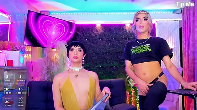 Queens_Wonders_Blonders Шоу с уебкамера
