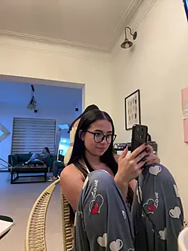 emma_soul1's Live XXX Chat
