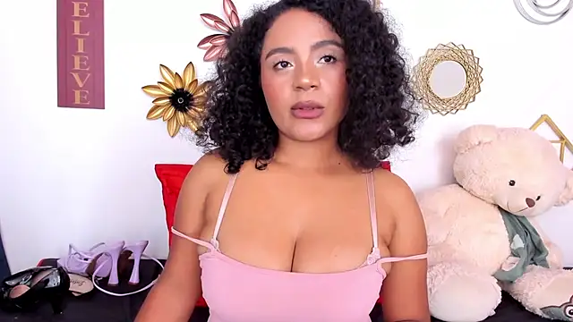 Chat +18 de paolitakens ao vivo