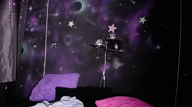 DaisyMoon_ élő XXX-chatje
