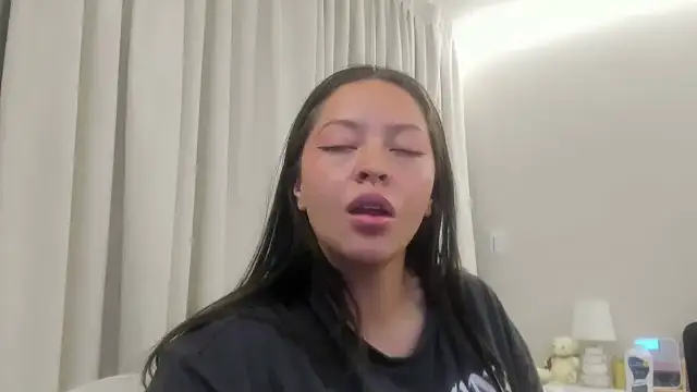 Živý XXX chat Clara_Belle
