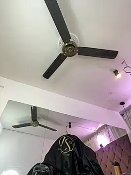 XXX chat uživo modela Auri__