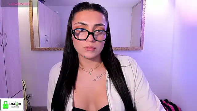 EricaVanderhill Adlı Modelin Canlı XXX Sohbeti