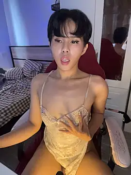 הופעת וובקאם של Plaxxxtique