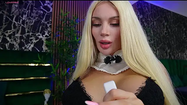 Chat +18 de BarbieKara ao vivo