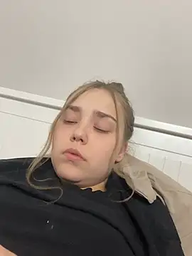 Sweet_Meg Adlı Modelin Canlı XXX Sohbeti