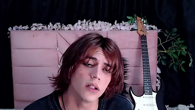 oli_dusk Chat XXX live