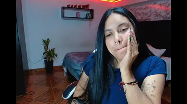 XXX chat uživo modela Camila_IRoose