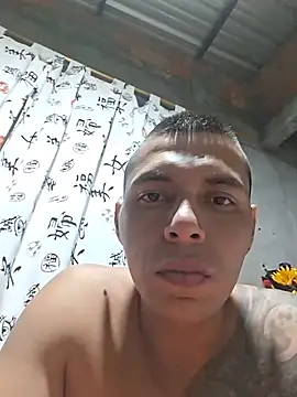 XXX chat uživo modela Andrezzz69