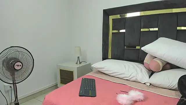 Exotic__April's Live XXX Chat
