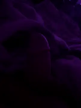 leoleo1703 Show in webcam