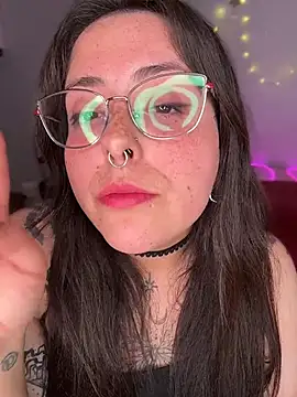 Mizztikaa Adlı Modelin Web Kamerası Şovu