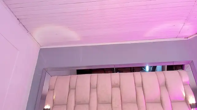 REINA_ADAHARAのライブXXXチャット