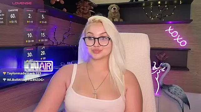 adrelaxina's Live XXX Chat