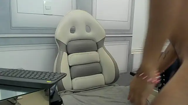 Czat XXX na żywo – Elioth_18