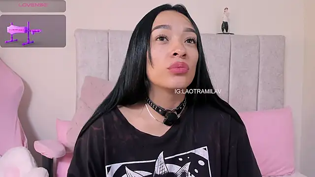 MilaVelour's Live XXX Chat