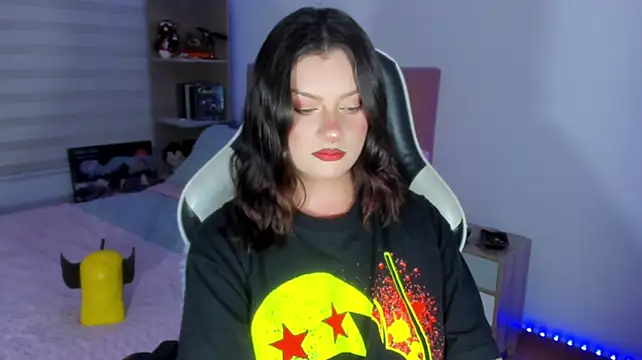 צ'אט XXX בשידור חי של OphelianaRose33