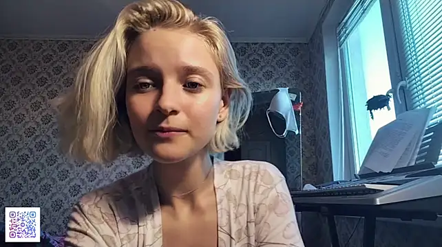 Smartemilia Adlı Modelin Canlı XXX Sohbeti