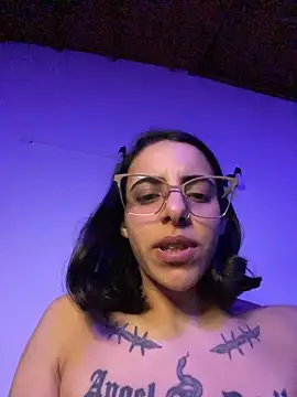 Poison_Ivy_29 Chat XXX in diretta