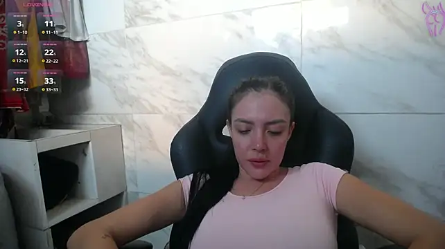 brianna_196's Live XXX Chat