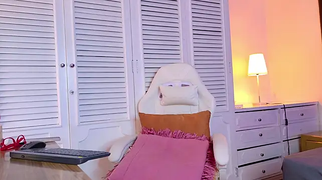 Chat +18 de Adel_Nesbiit ao vivo