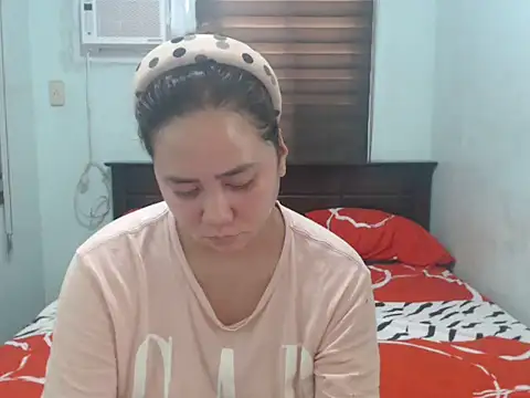 Hello_Kiffy69 Chat XXX in diretta