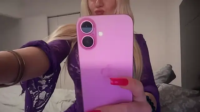 blondebunny999_999's Webcam Show