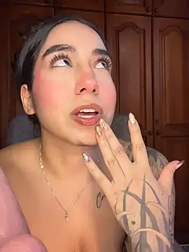 KaditaNavarro's Live XXX Chat