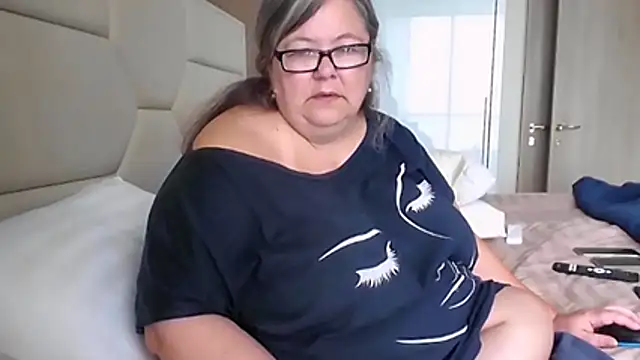 sex2 Adlı Modelin Canlı XXX Sohbeti