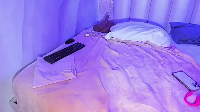 Chat +18 de IsabelaStefano ao vivo
