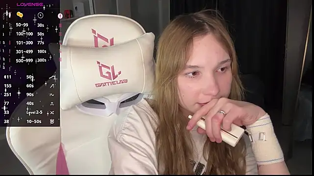 LeyaVoss' Live XXX Chat