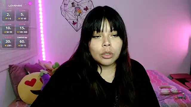 Show modela EllieMoonX na web-kameri