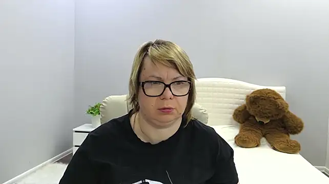 BonnnyBoobsy Adlı Modelin Canlı XXX Sohbeti