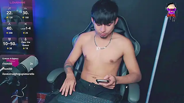 แชท XXX สดของ ALPHA_LATINO