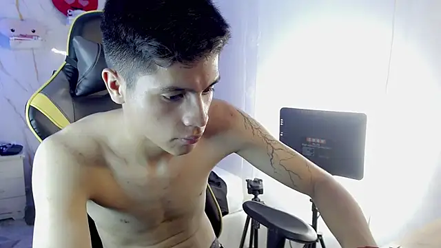 XXX chat uživo modela Ascii_one