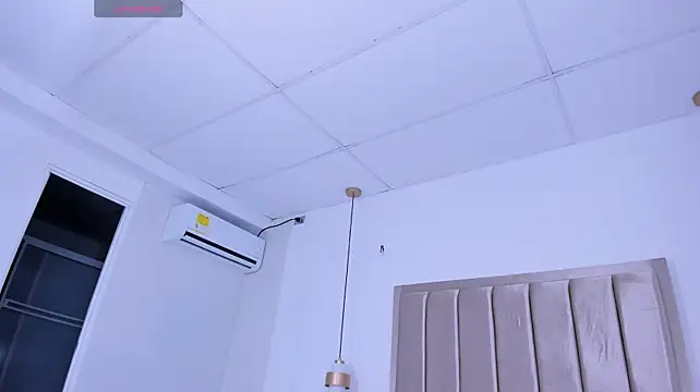 aisha_k: απευθείας συνομιλία ΧΧΧ