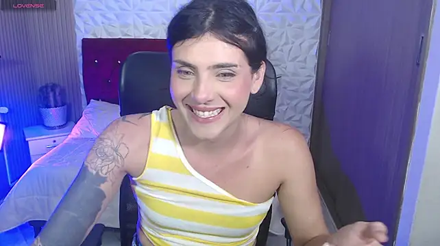 Show de ximena22love na webcam