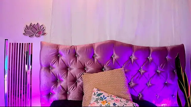 Cherry_Scarlet_ Live XXX Chat