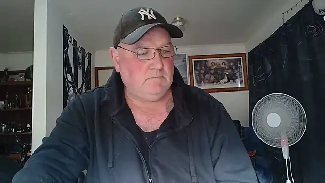 KINKYBLUEYES69's Webcam Show